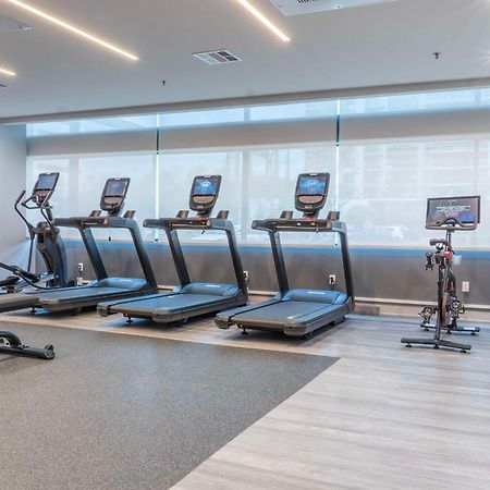 Отель Doubletree By Hilton Orange County Airport Санта-Ана Экстерьер фото